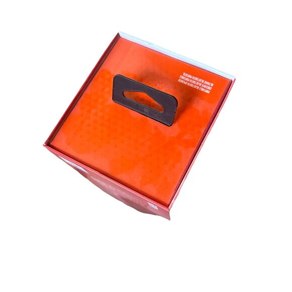 JBL FLIP6 Portable Waterproof Speaker - Red - Picture 4 of 4